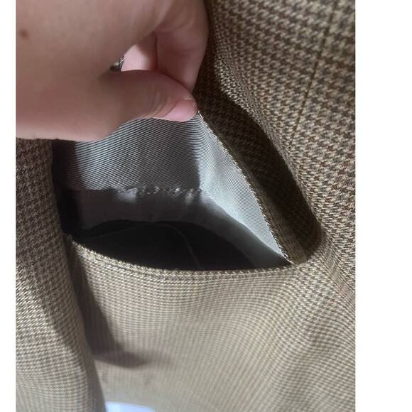 Oscar De La Renta Light Brown Tiny Houndstooth Silk and Wool 3 Button Blazer 40R - Picture 5 of 10